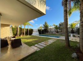 Luxury Villa Oasis, Bouznika Bay，位于布兹尼盖的别墅