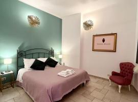 Dimora Bellini Apartment and Rooms，位于卡斯特拉纳格罗泰的酒店