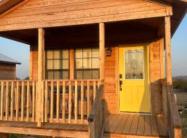Yellow Rose Cabin，位于Hye的木屋