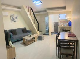 2 Bedroom townhouse in Bacolod City，位于巴科洛德的度假短租房