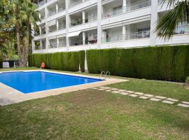 Amplio Apartamento con acceso directo a piscina，位于普拉加德阿罗的海滩短租房