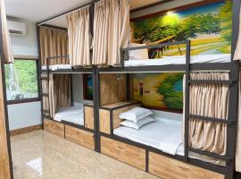 Tam Coc Guest House & Hostel，位于宁平的B&B