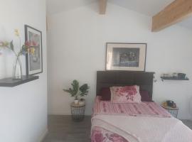 Chambre climatisée à 20 minutes de bordeaux，位于Marcamps的酒店