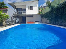 Cabina Privada en Segundo piso con piscina, a 2 min caminando de la playa，位于巴希利托的酒店