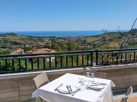 Hotel Ristorante Il Grillo，位于阿夸维瓦皮切纳的酒店