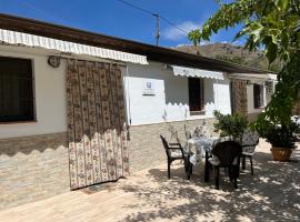 Cortijo Los Cahorros Sierra Nevada，位于莫纳奇尔的乡间豪华旅馆