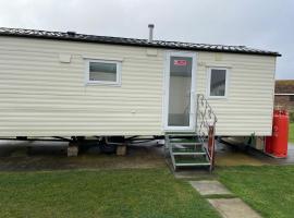 Emeralds caravan lettings，位于塞尔西的露营地