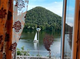 Le finestre sul lago，位于皮耶迪卢科Piediluco Lake附近的酒店