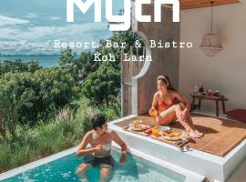 Myth Koh Larn resort bar and bistro，位于格兰岛的海滩酒店