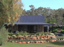 Petit Verdot Cottage - A Vineyard Retreat in Barossa Valley，位于罗兰低地的木屋