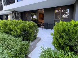 2 br Terrace Laguna, SkyPark