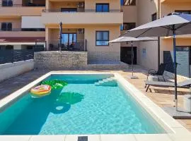 Apartment Bluemare B3 with Shared Pool