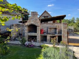 Kuća na selu “ANNA”，位于Feketić的酒店