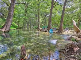 Creekside Cabins - The Texan