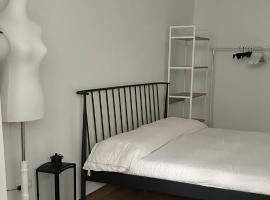 Anna B&B，位于Ungheni的酒店