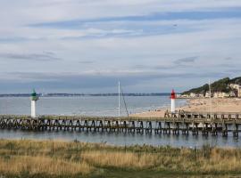 Le cocooning-studio Deauville Marina avec terrasse vue mer et plage，位于多维尔的海滩短租房