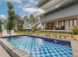 Mandhasativa Homestay，位于新加拉惹的度假短租房