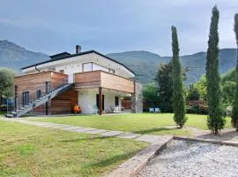 La villa del lago in terrazzo