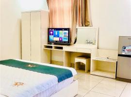 Holiday Hotel 2