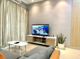 IJM Condo with Pool #Yoyo Homestay，位于山打根的分契式公寓
