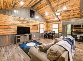 Pet-Friendly Broken Bow Cabin Near Lukfata Creek!