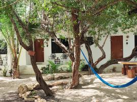 Valentina Holbox by Las Flores Vacation Rentals，位于奥尔沃克斯岛的酒店