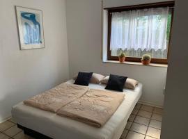 ruhige Wohnung im Schwarzwald (Pforzheim, OT Würm)，位于普福尔茨海姆的酒店