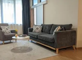 Lux 1 Apartment with Free Parking