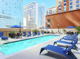 Hampton Inn & Suites Austin-Downtown/Convention Center，位于奥斯汀Palm Playground附近的酒店