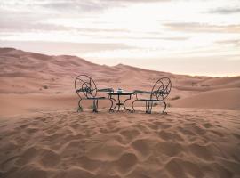 Merzouga Luxury Desert camp, excursion and activities，位于梅尔祖卡的度假村