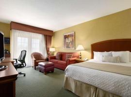 Embassy Suites by Hilton Greensboro Airport，位于格林斯伯勒的酒店