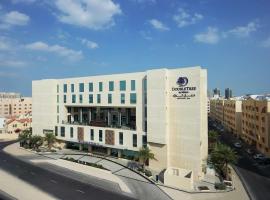 Doubletree By Hilton Doha - Al Sadd，位于多哈阿里·本·哈马德·阿提亚竞技场附近的酒店