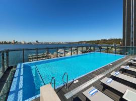 Doubletree By Hilton Perth Waterfront，位于珀斯的酒店