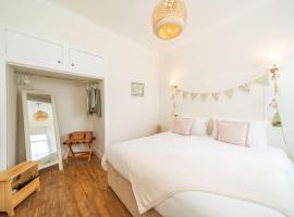 Dreamy Town House Apartment in Birnam, Dunkeld，位于Birnam的酒店