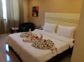 S S Hotel and Resort，位于Dahej的酒店