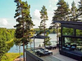 Villa Padel - Premium Lakeside Residence & Grounds，位于Lohja的乡村别墅
