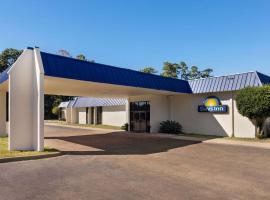 Days Inn by Wyndham McComb MS，位于麦库姆的酒店