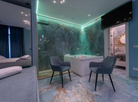 Suite Acquamarina Relais Stapane，位于加利波利的带按摩浴缸的酒店