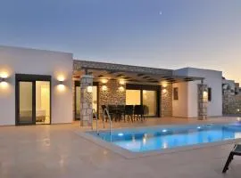 Villa Tropicana, luxury villa with pool by Sternes Properties