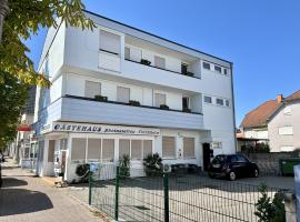 Gästehaus Rheinstetten Forchheim，位于赖因斯特滕的酒店