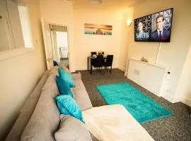 Spacious Sea-View Flat w SmartTV