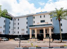 DALOBI HOTEL AND SUITES，位于Eziowelle的酒店