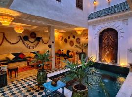 Riad Belikoss Pool & SPA，位于马拉喀什的住宿加早餐旅馆