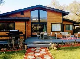 Contemporary River House close to SNP gate -7acres