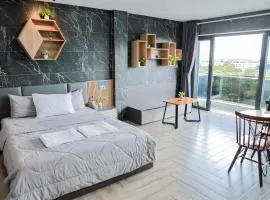 Cherry Hotel Bến Lức