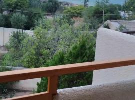 Santi house，位于索瓦拉的酒店