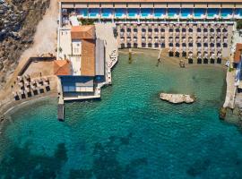 Mandraki Beach Resort，位于Mandraki的酒店