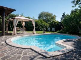 Villa Schatz con Piscina privata，位于塞塔拉的酒店