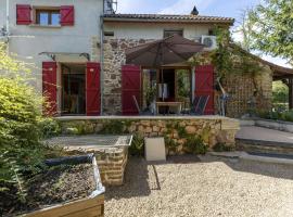 Country House near Parc du Morvan with Pool，位于Rouy的酒店