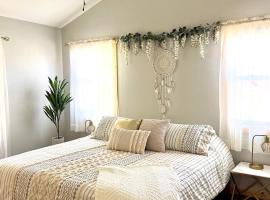 Almost Heaven Mountain Cabin，位于墨菲的酒店